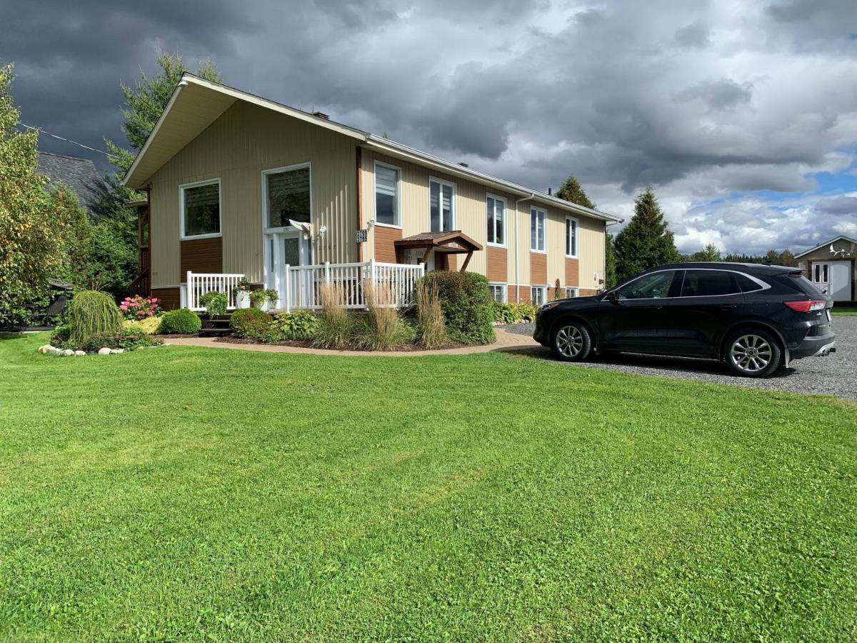 Logement 3 ,5 Entierement Prive Lac-Mégantic Εξωτερικό φωτογραφία